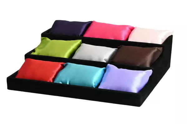 Plateau en escalier pour Bracelets Montres avec 9 Coussins Satin de Couleur